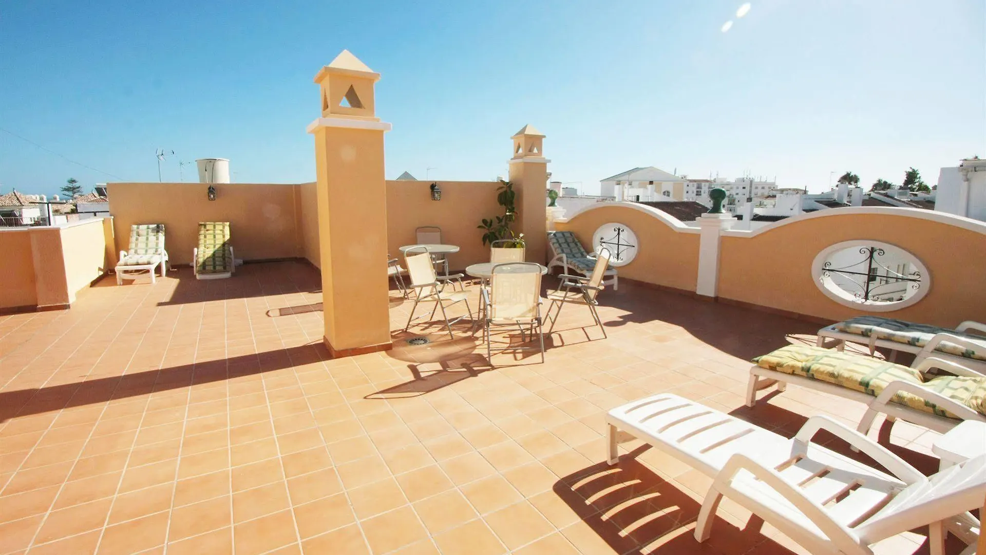 Apartamentos Nerjaluna